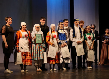 Особенные дети представили на сцене Татарского театра драмы спектакли о единении народов, разрыве связей между поколениями и об отношениях подростков